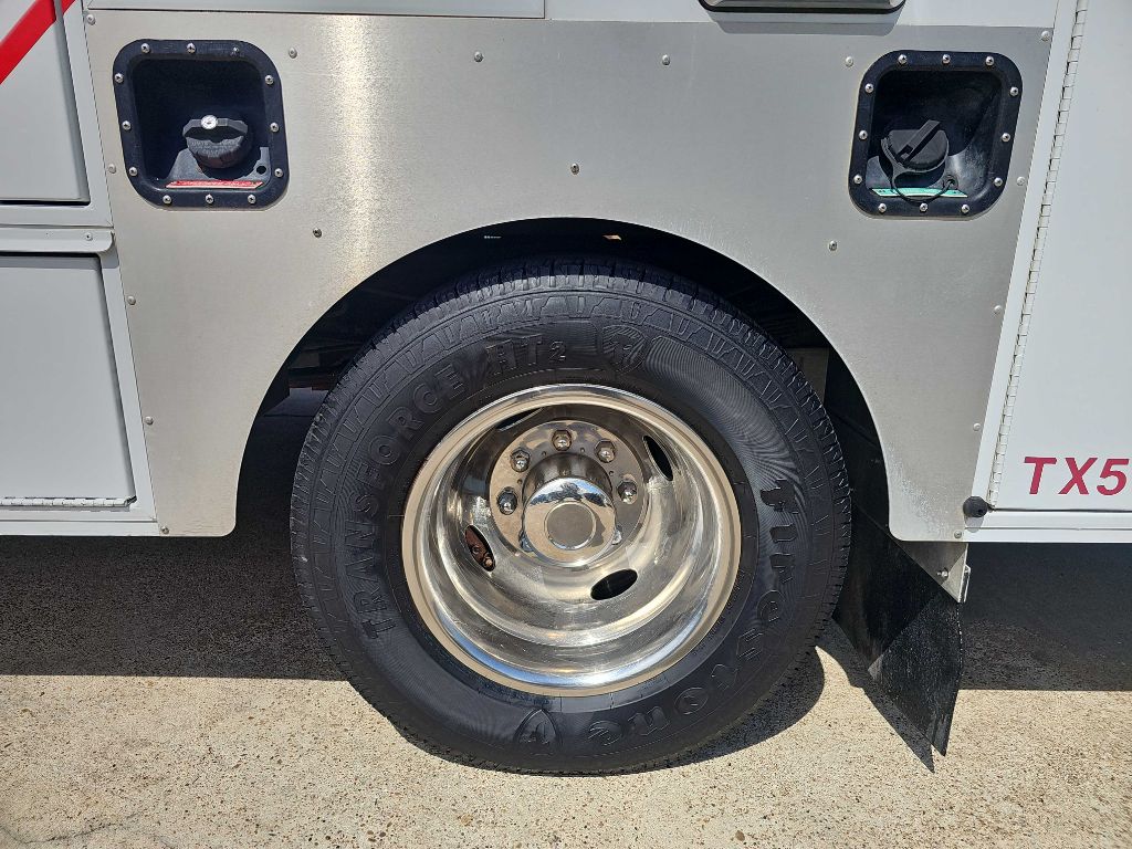 Photo 8 of this FORD F350