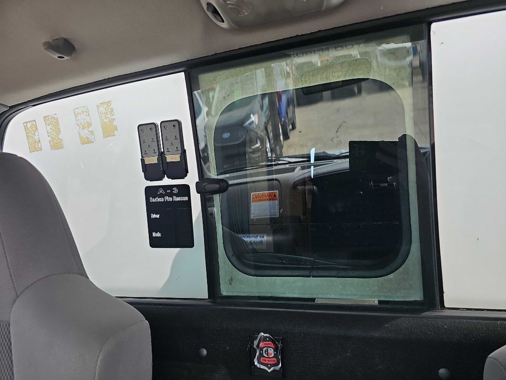 Photo 39 of this FORD F350