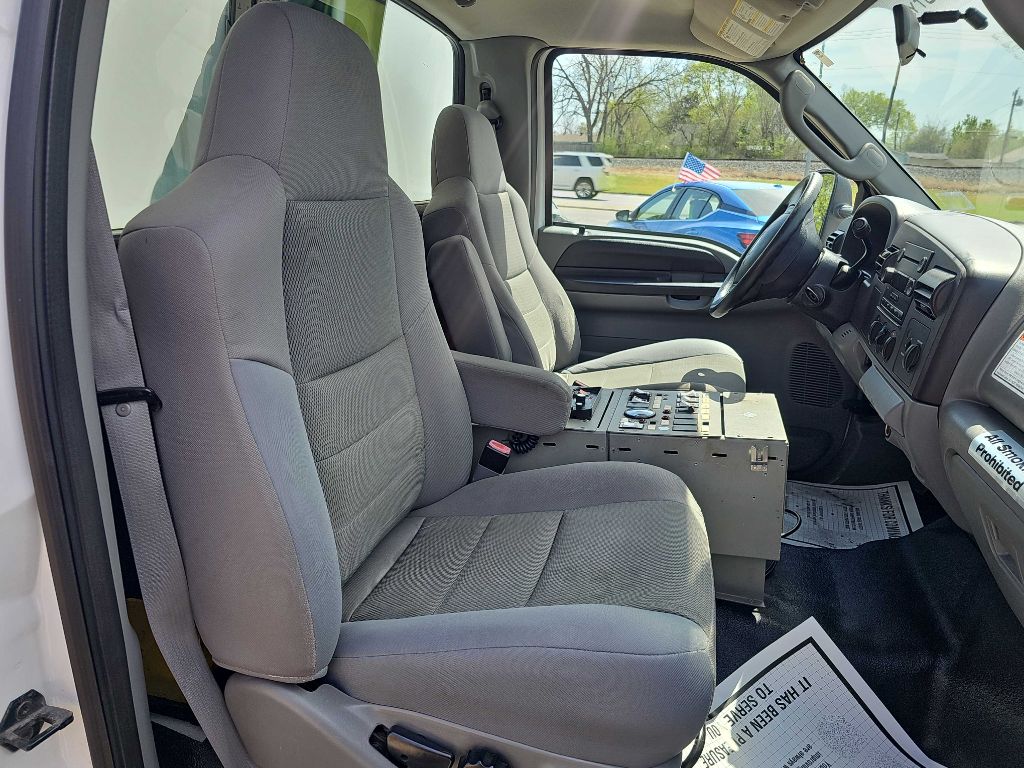 Photo 15 of this FORD F350