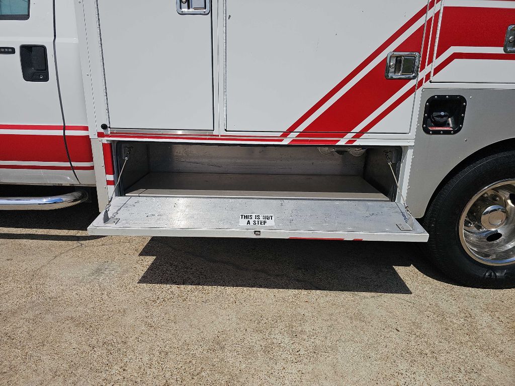 Photo 20 of this FORD F350