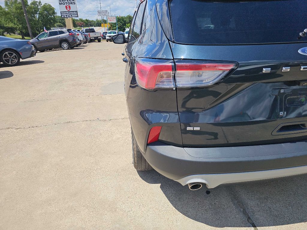 Photo 10 of this FORD ESCAPE