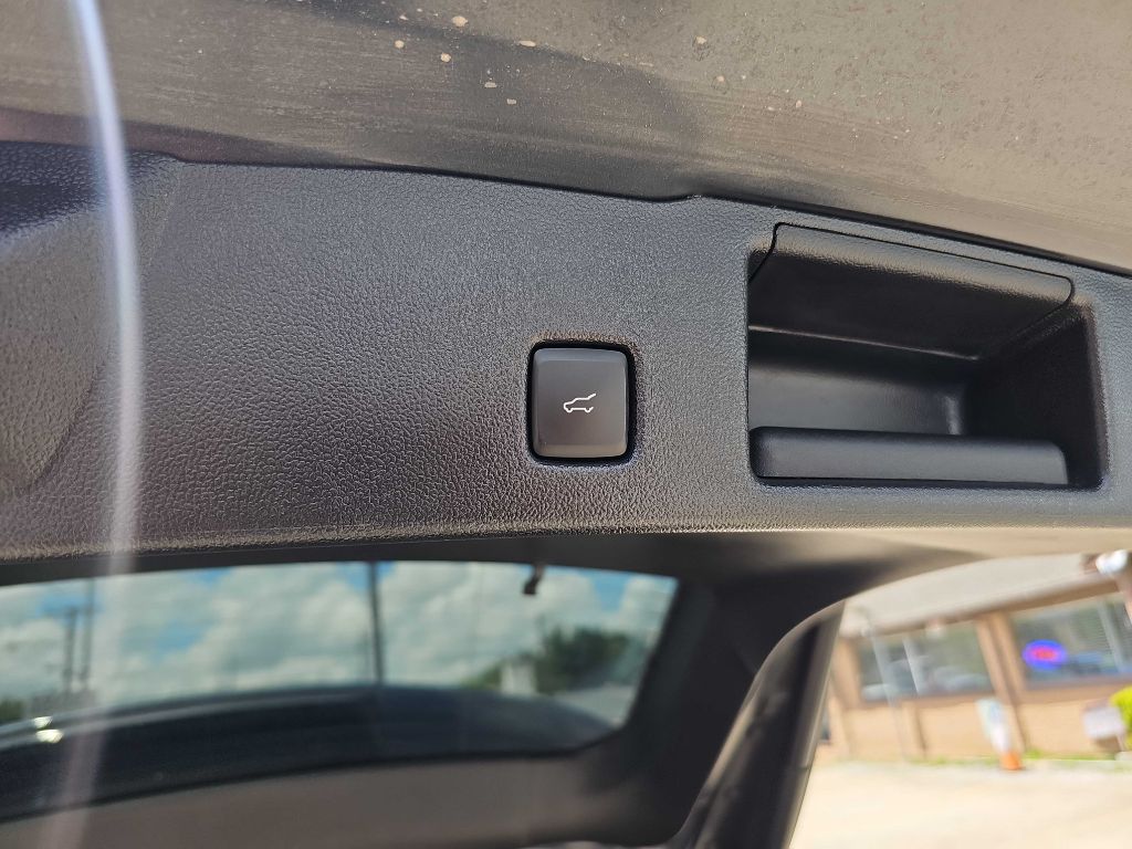 Photo 32 of this FORD ESCAPE