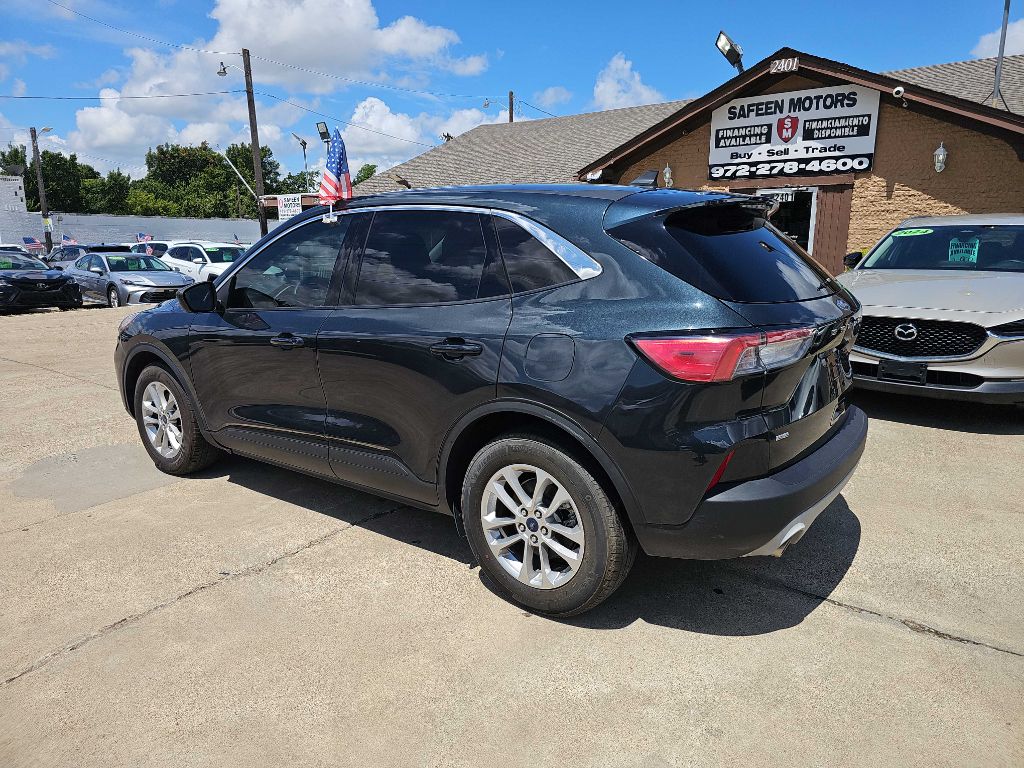 Photo 3 of this FORD ESCAPE