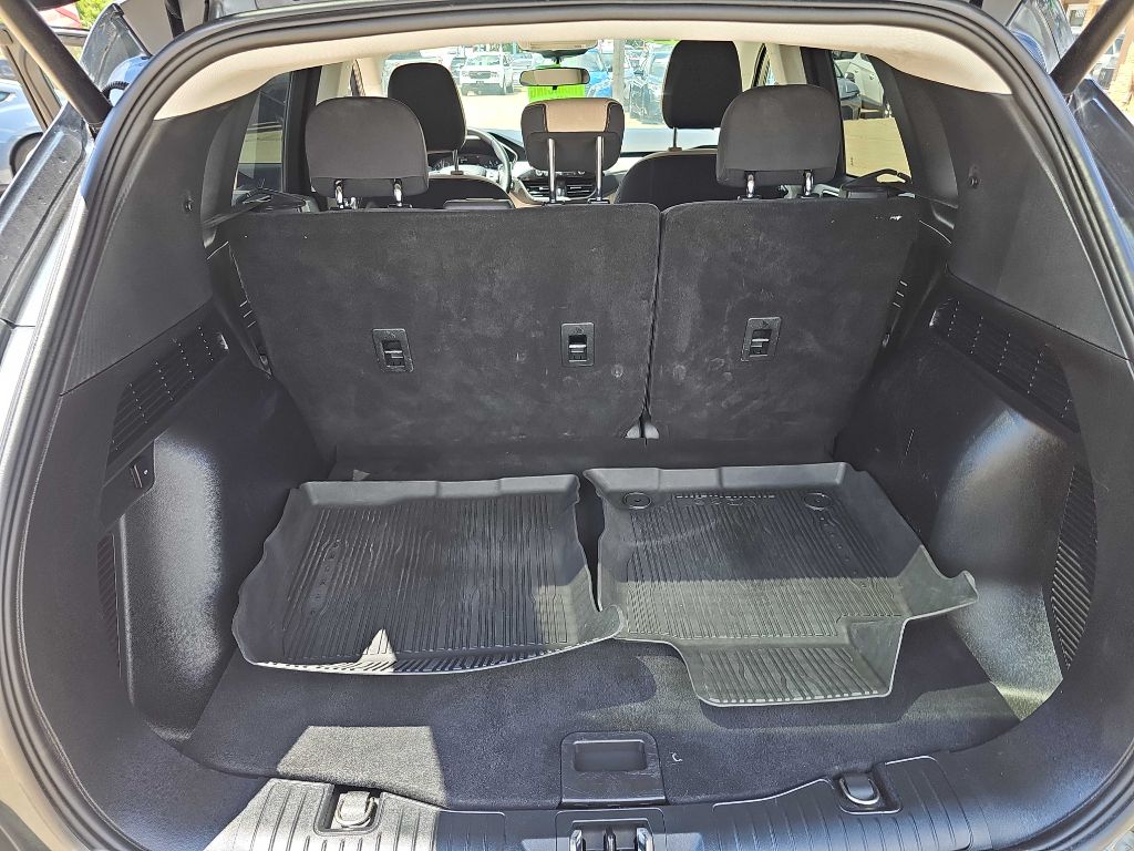Photo 33 of this FORD ESCAPE