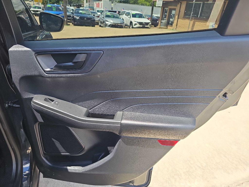 Photo 16 of this FORD ESCAPE