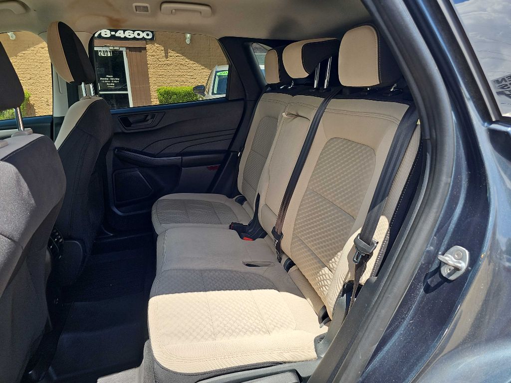 Photo 12 of this FORD ESCAPE