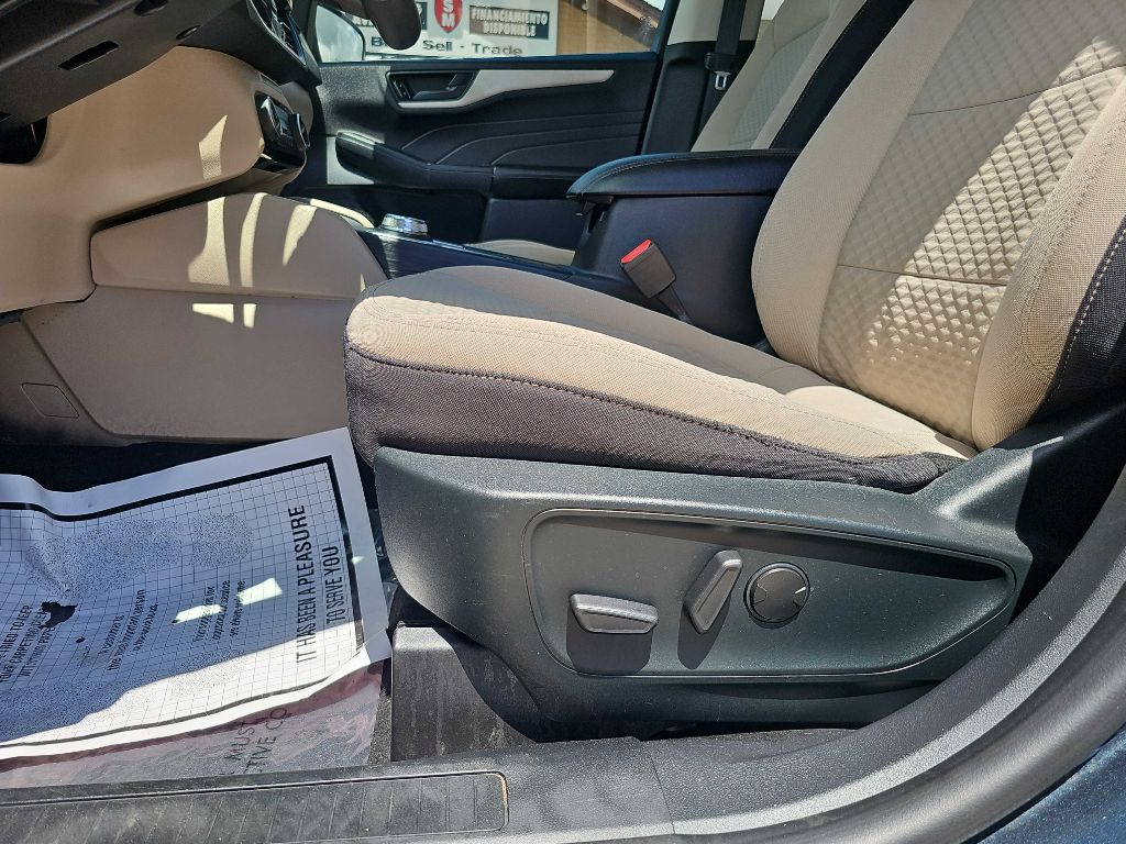 Photo 21 of this FORD ESCAPE