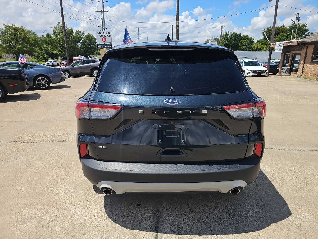 Photo 2 of this FORD ESCAPE