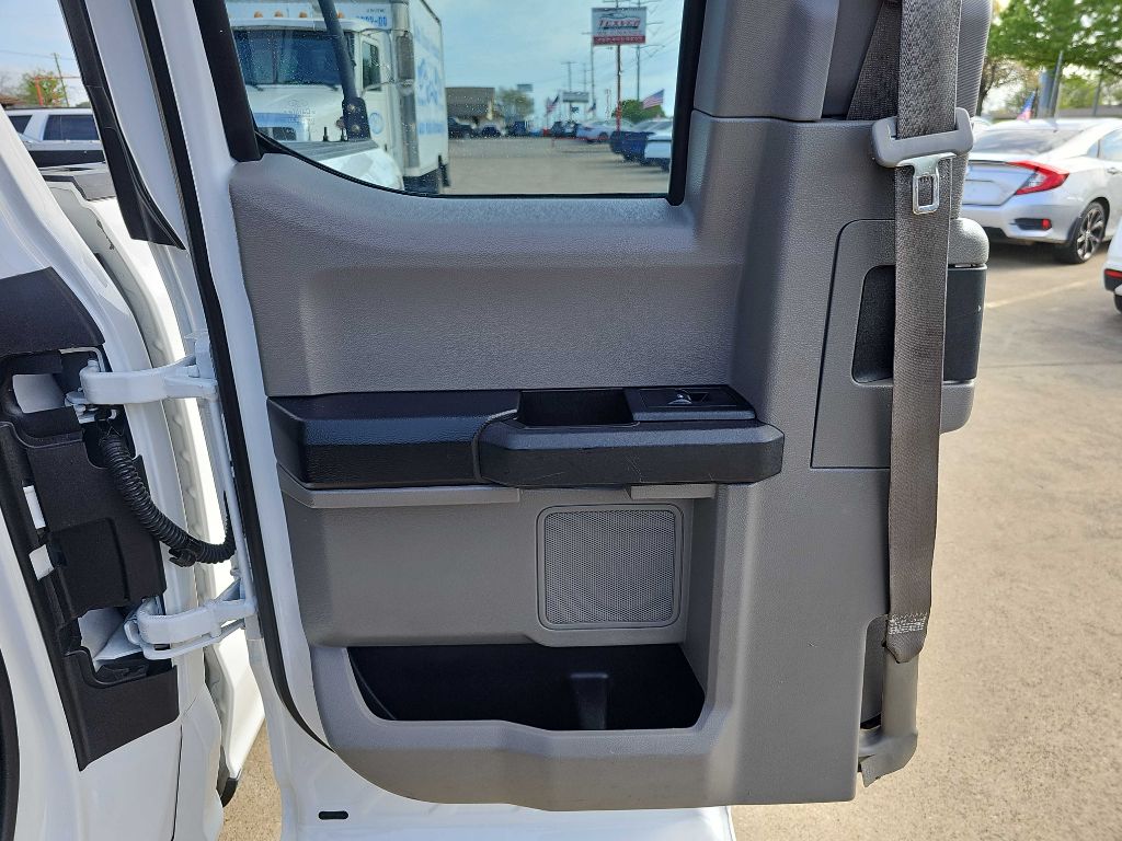 Photo 16 of this FORD F150