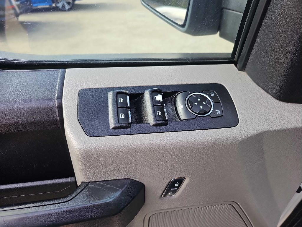 Photo 17 of this FORD F150