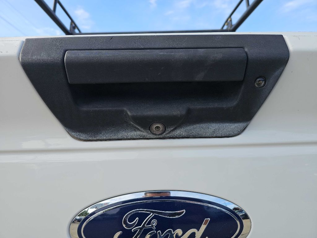 Photo 33 of this FORD F150