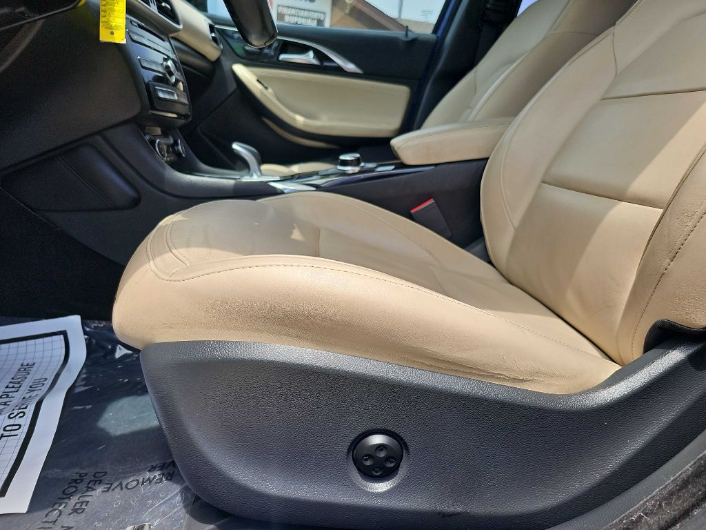 Photo 20 of this INFINITI QX30