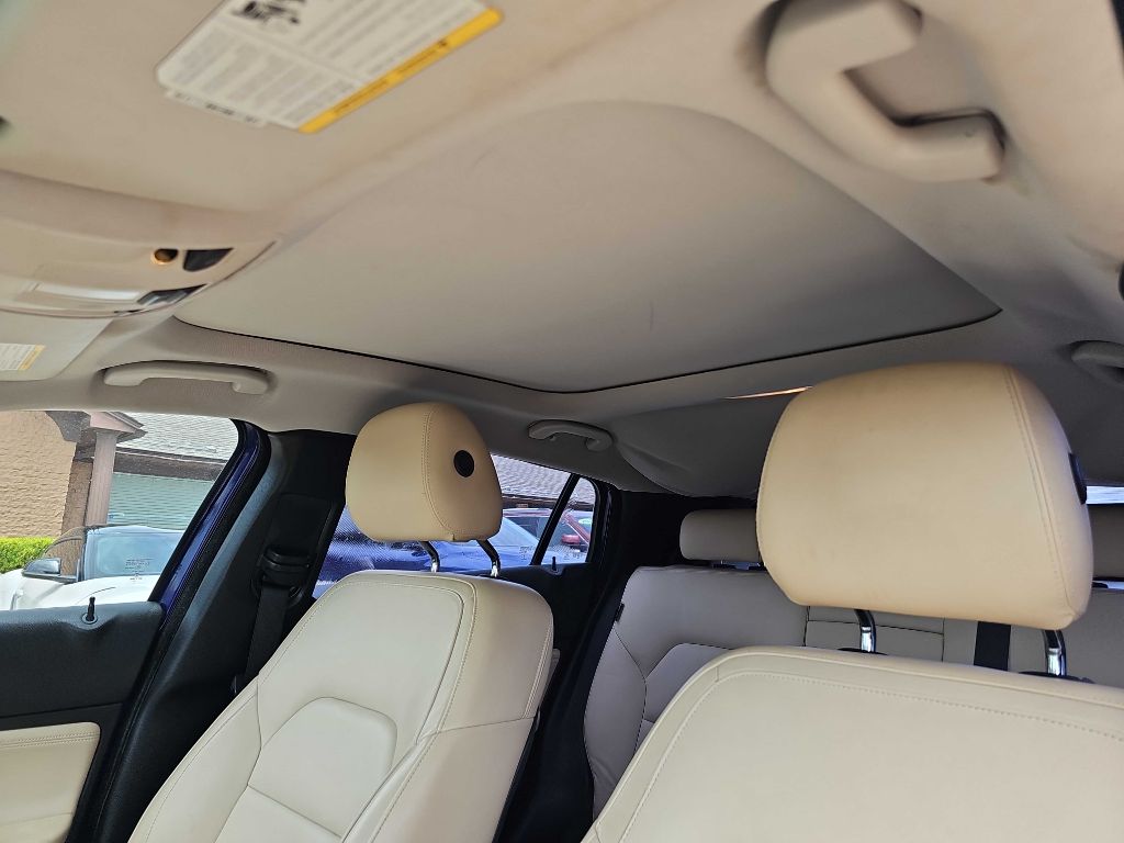 Photo 31 of this INFINITI QX30