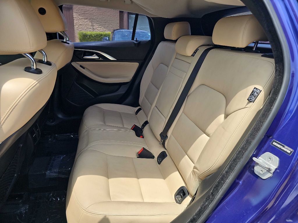 Photo 15 of this INFINITI QX30