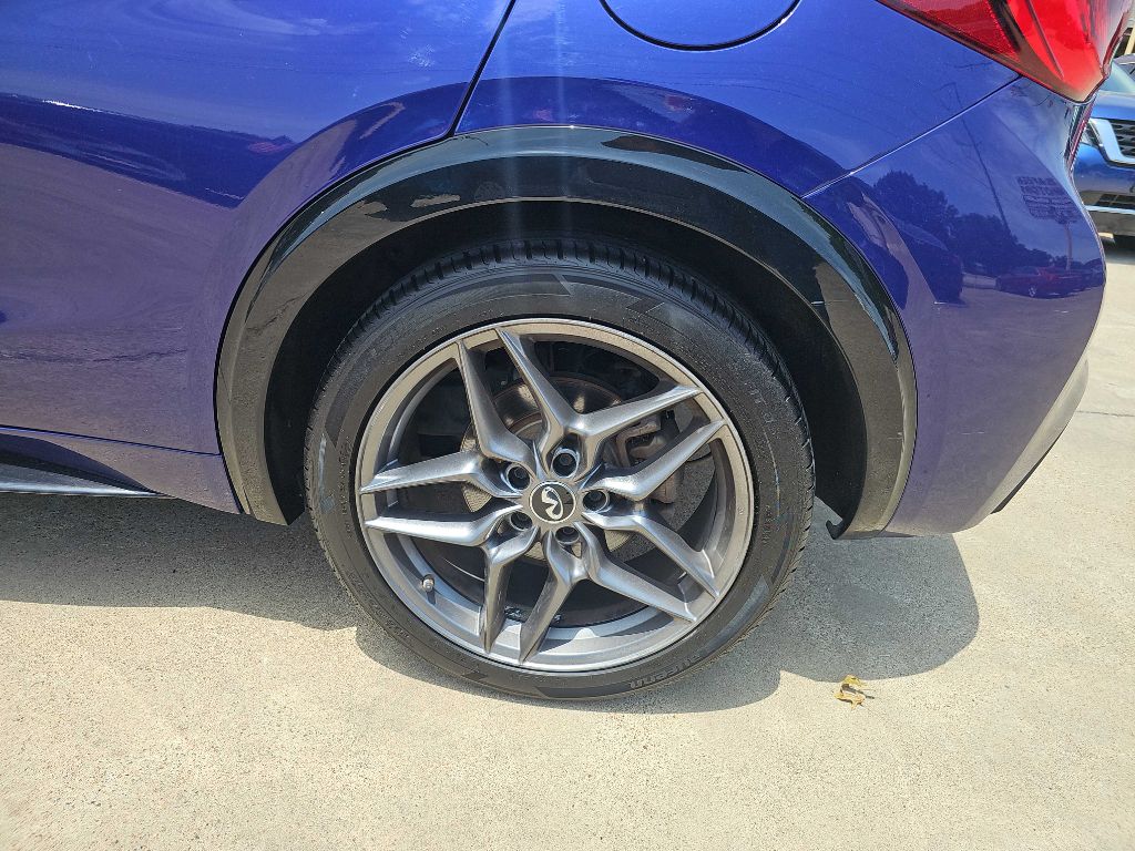 Photo 11 of this INFINITI QX30