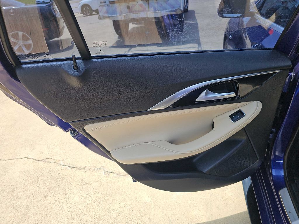 Photo 12 of this INFINITI QX30
