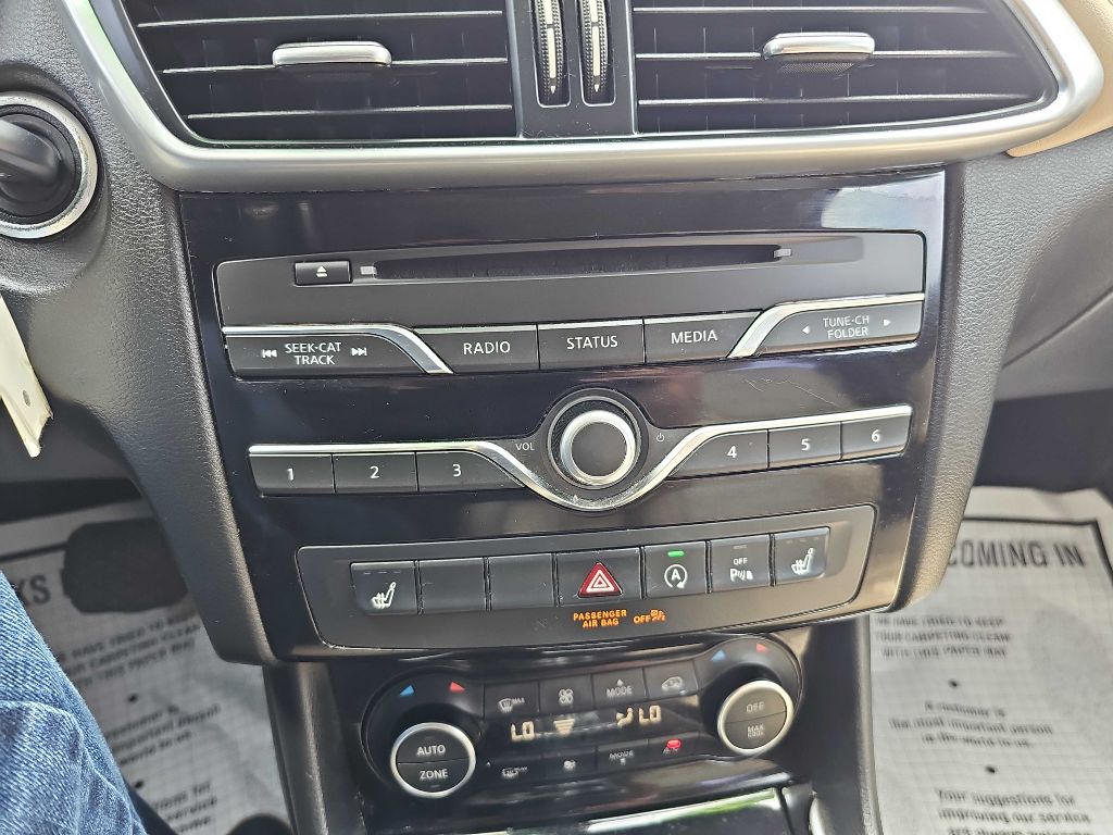 Photo 27 of this INFINITI QX30