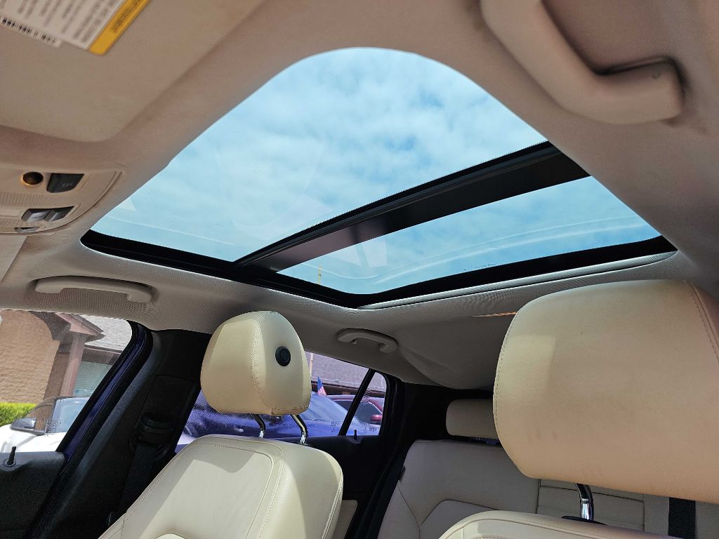 Photo 32 of this INFINITI QX30