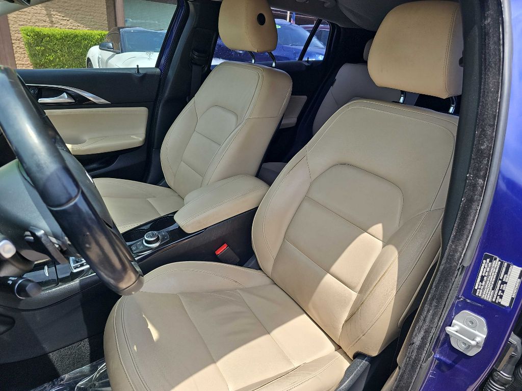Photo 14 of this INFINITI QX30
