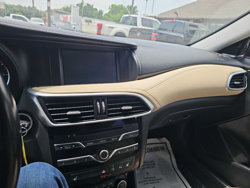 Photo 26 of this INFINITI QX30