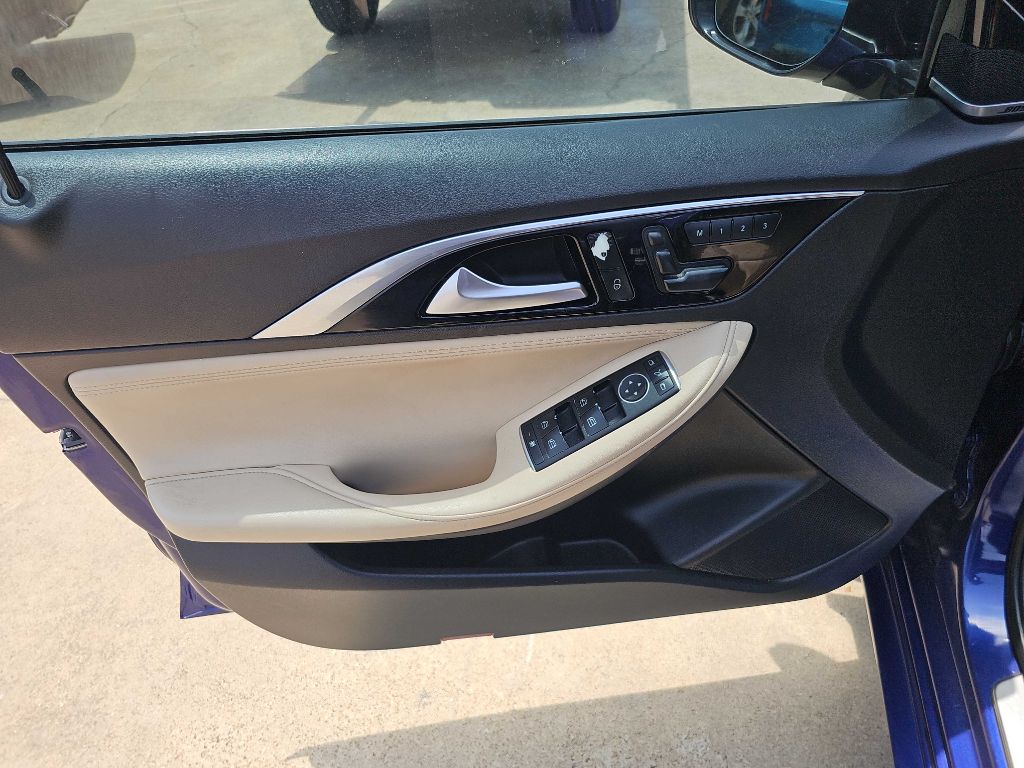 Photo 13 of this INFINITI QX30