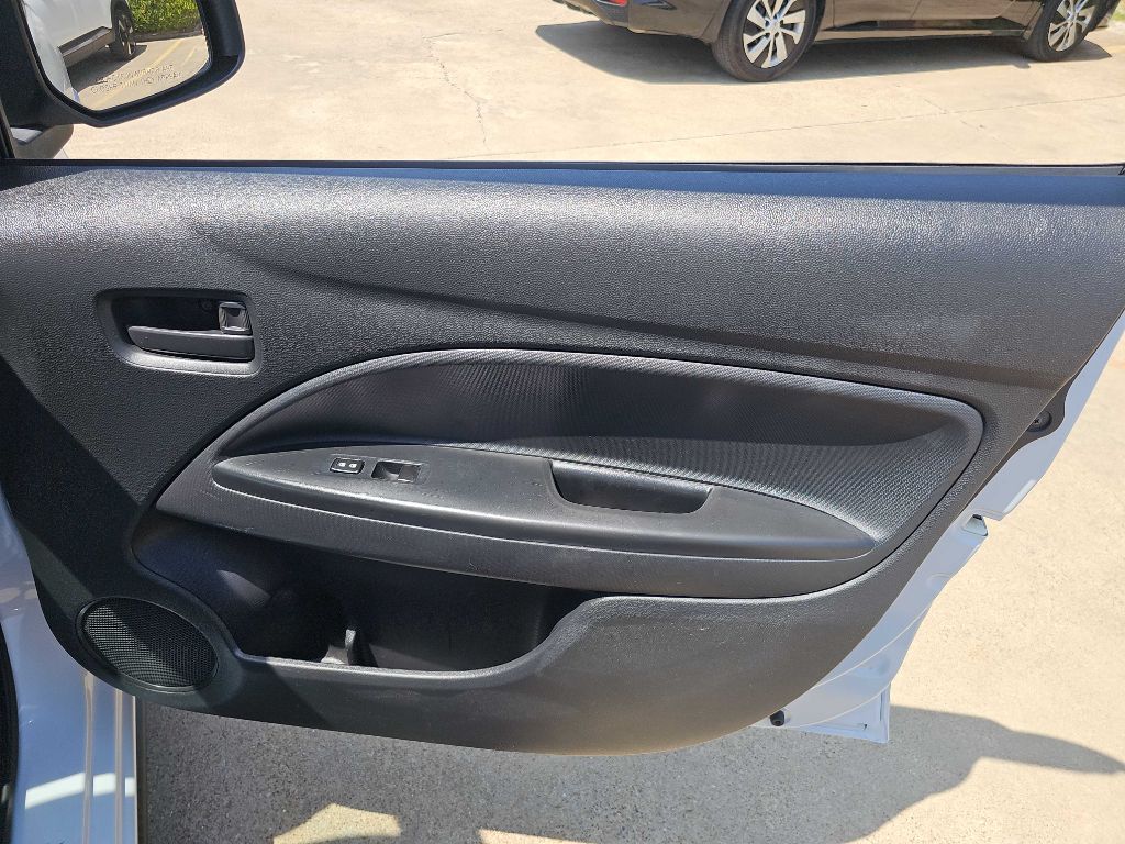 Photo 18 of this MITSUBISHI MIRAGE