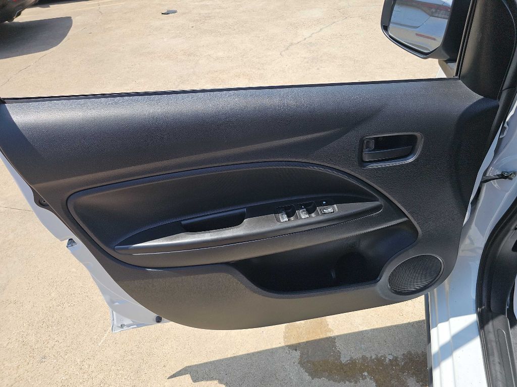 Photo 12 of this MITSUBISHI MIRAGE