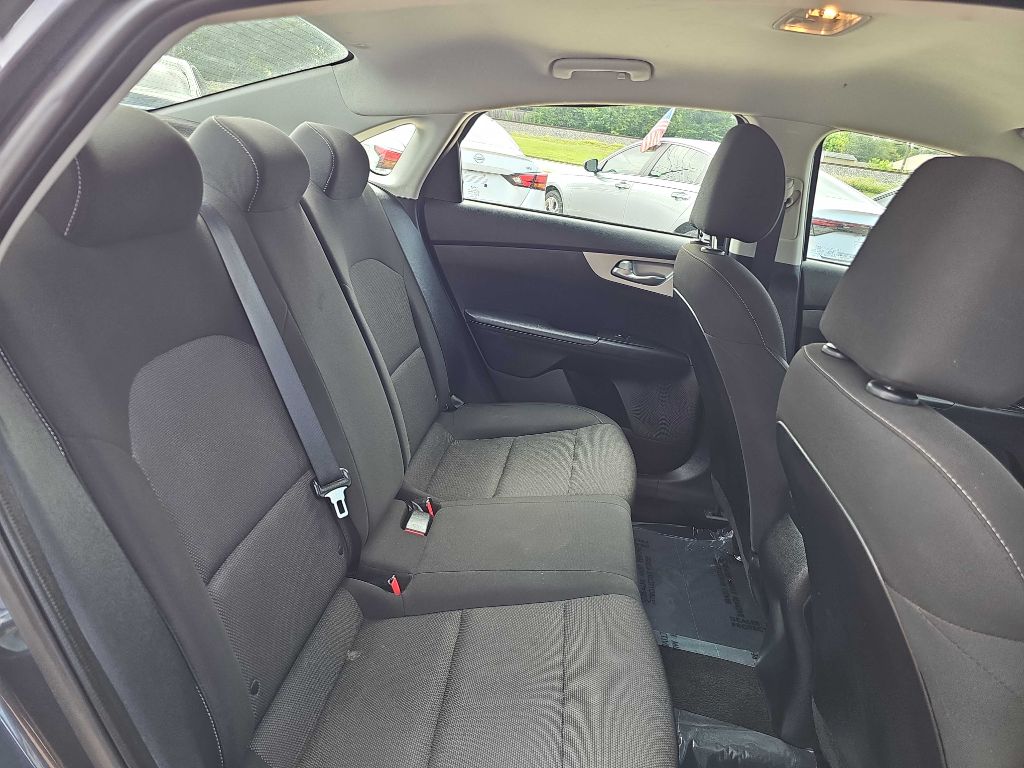 Photo 17 of this KIA FORTE