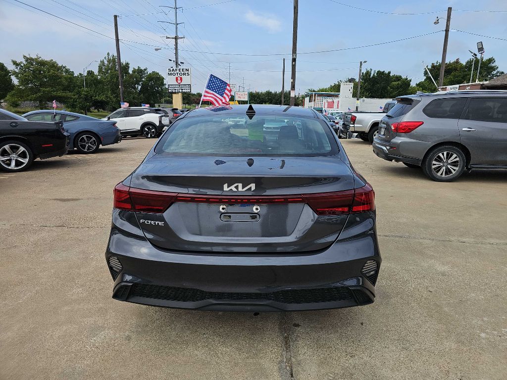 Photo 4 of this KIA FORTE