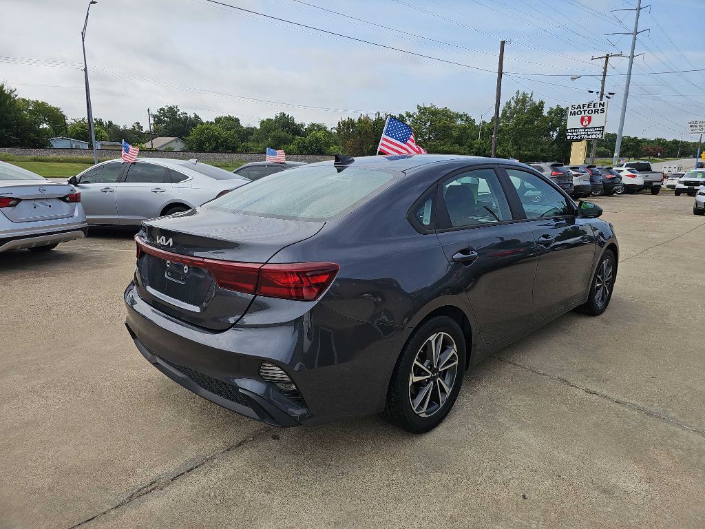 Photo 5 of this KIA FORTE