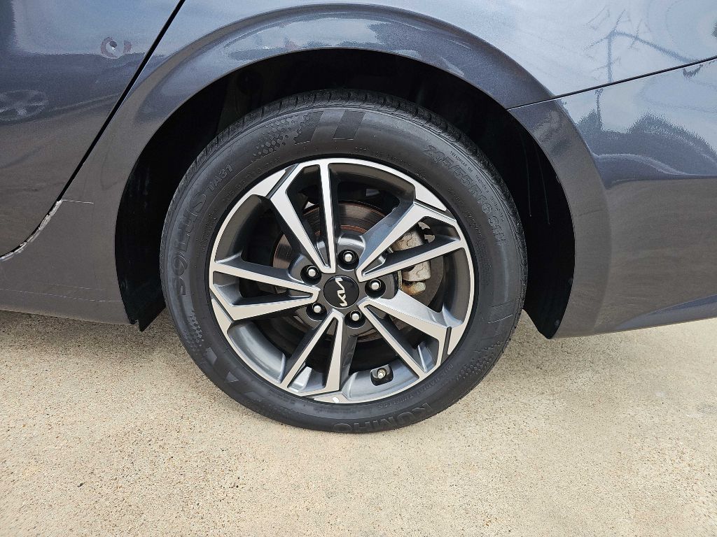 Photo 11 of this KIA FORTE
