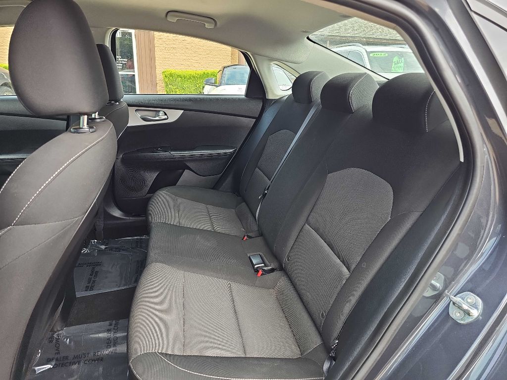 Photo 15 of this KIA FORTE