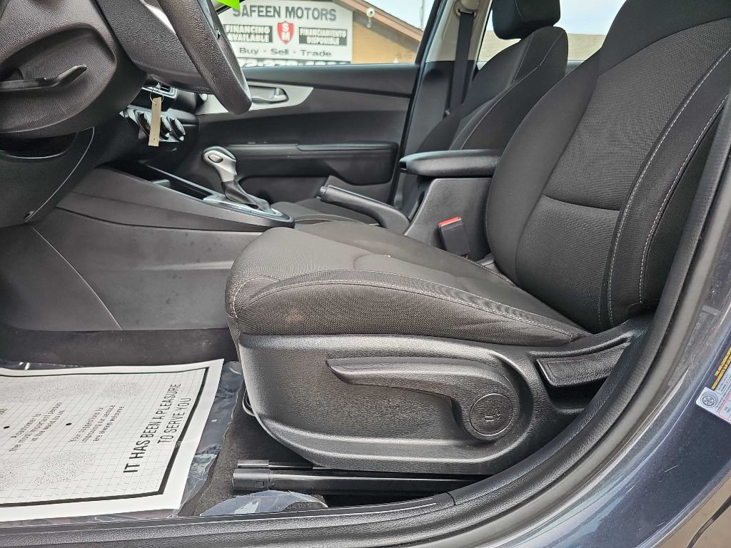 Photo 21 of this KIA FORTE