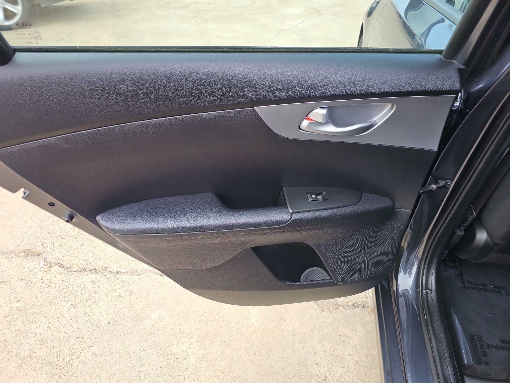 Photo 14 of this KIA FORTE