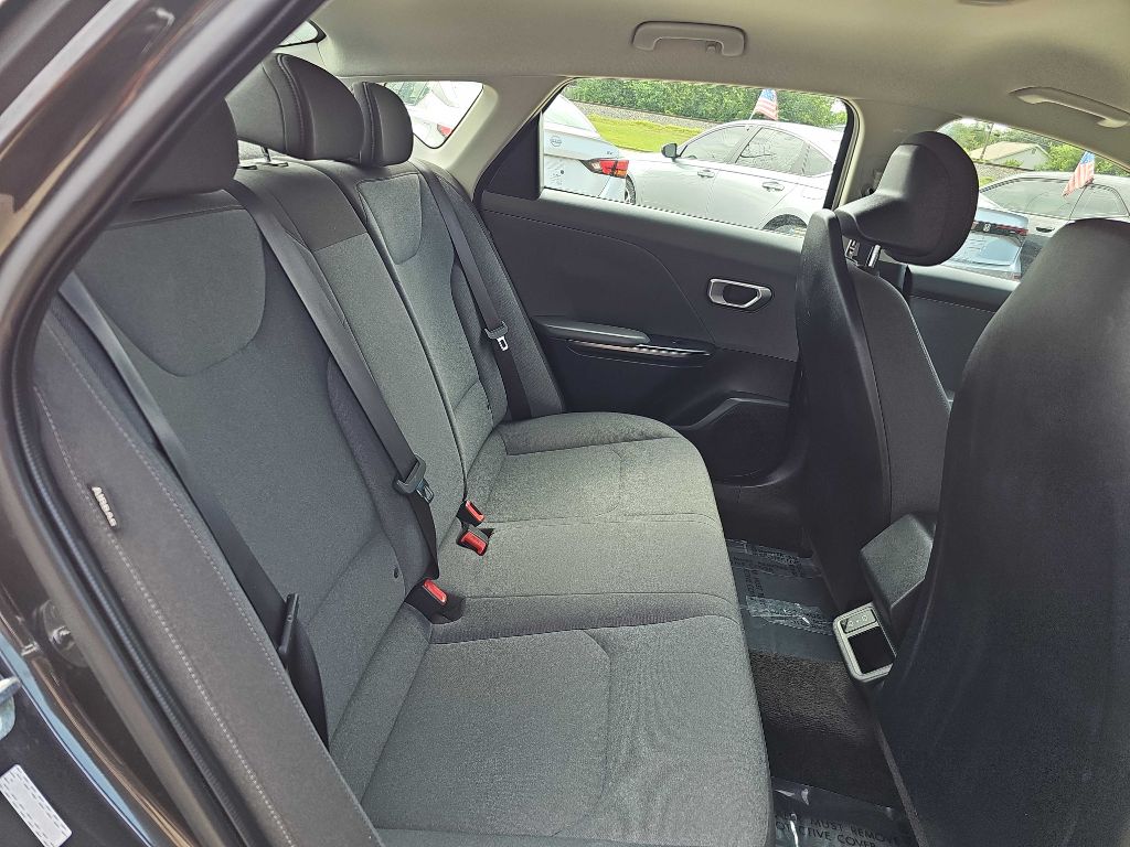 Photo 17 of this KIA K4