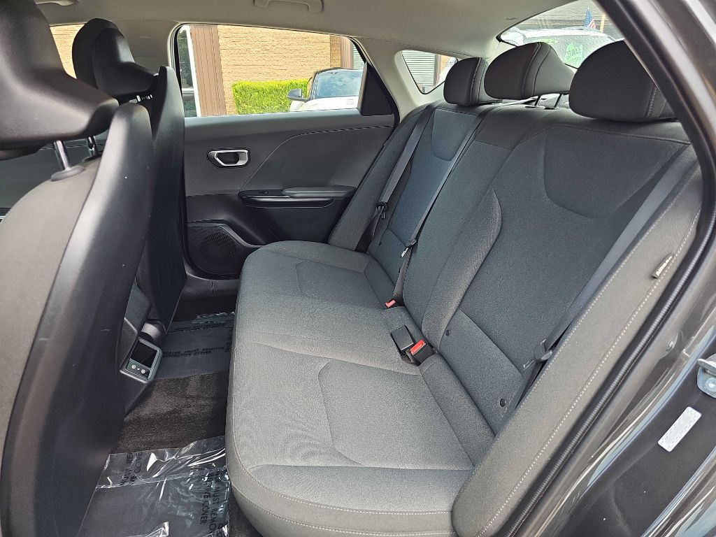 Photo 15 of this KIA K4