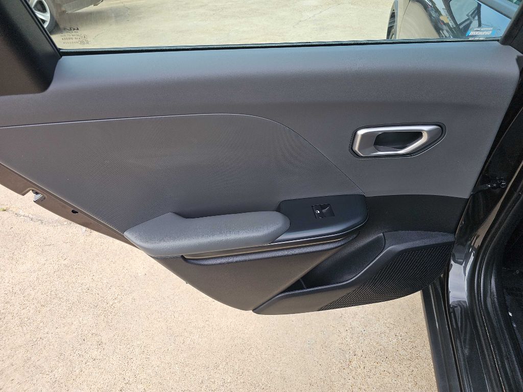Photo 38 of this KIA K4