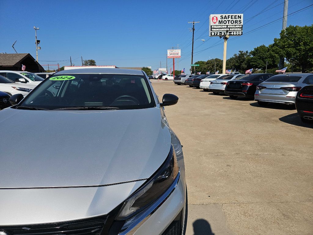 Photo 10 of this NISSAN ALTIMA