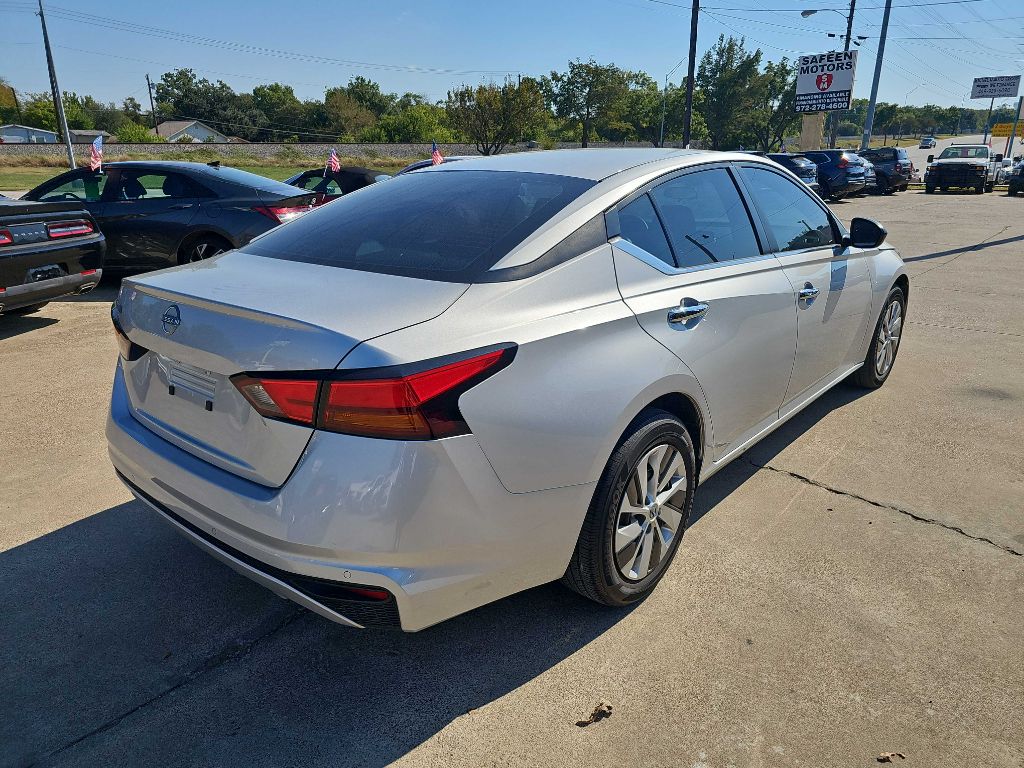 Photo 4 of this NISSAN ALTIMA