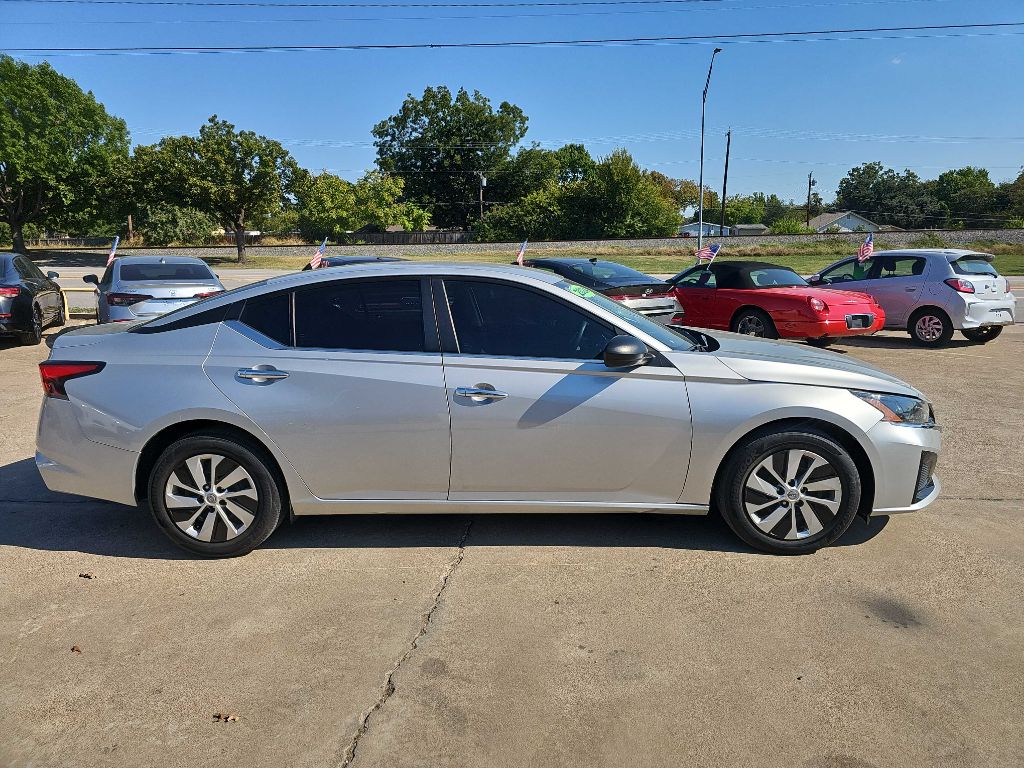 Photo 2 of this NISSAN ALTIMA