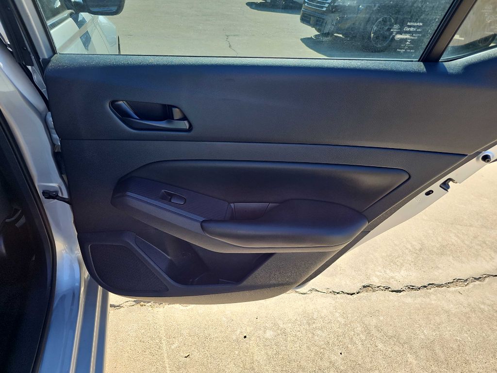 Photo 14 of this NISSAN ALTIMA