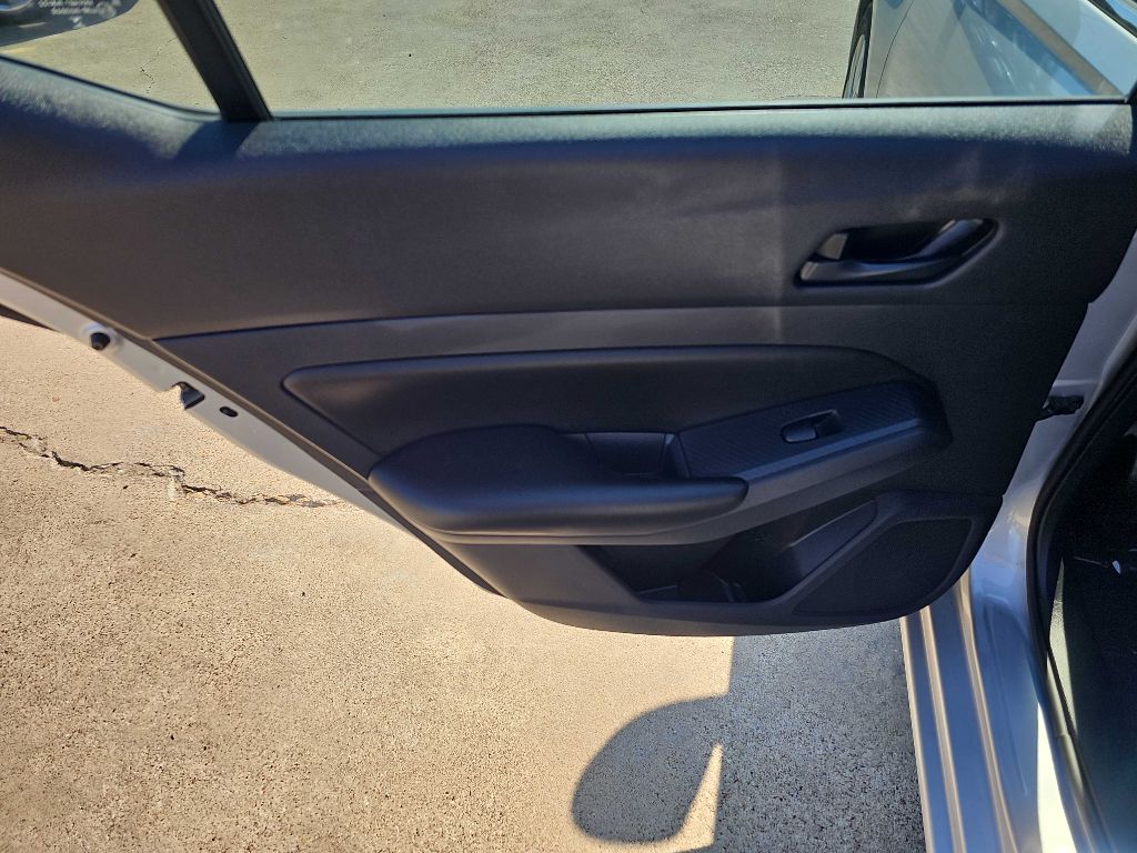 Photo 15 of this NISSAN ALTIMA