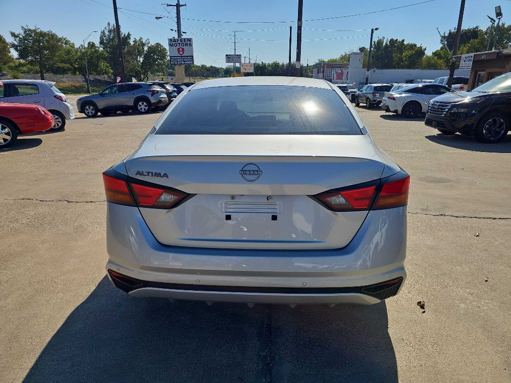 Photo 6 of this NISSAN ALTIMA
