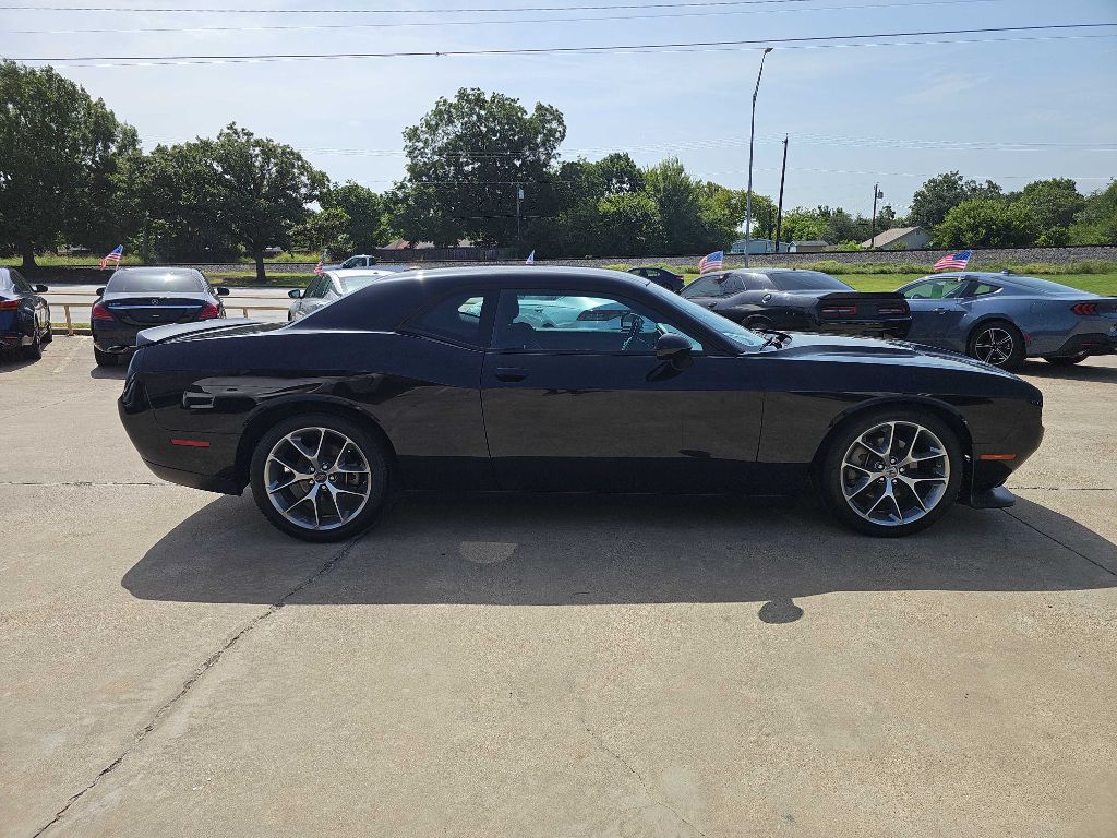 Photo 3 of this DODGE CHALLENGER