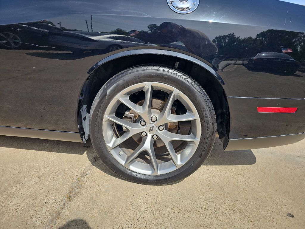 Photo 11 of this DODGE CHALLENGER