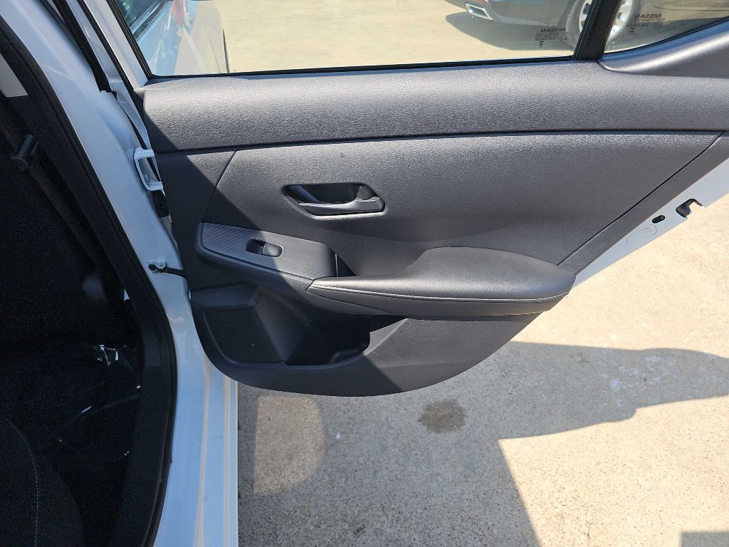 Photo 50 of this NISSAN SENTRA