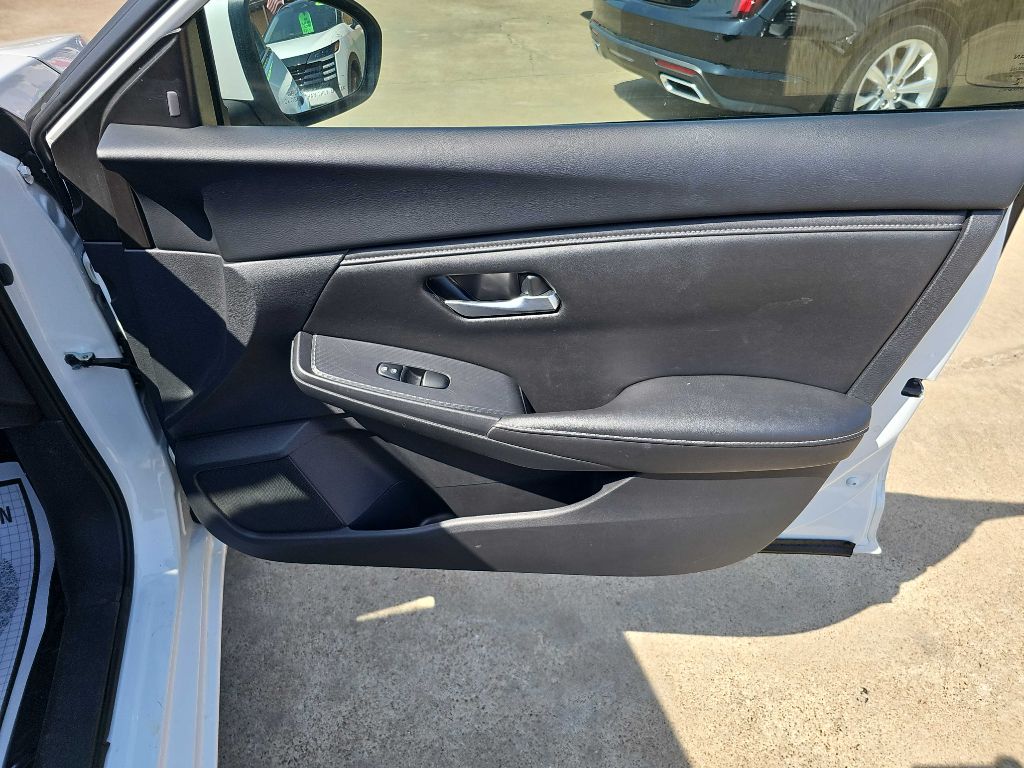 Photo 124 of this NISSAN SENTRA