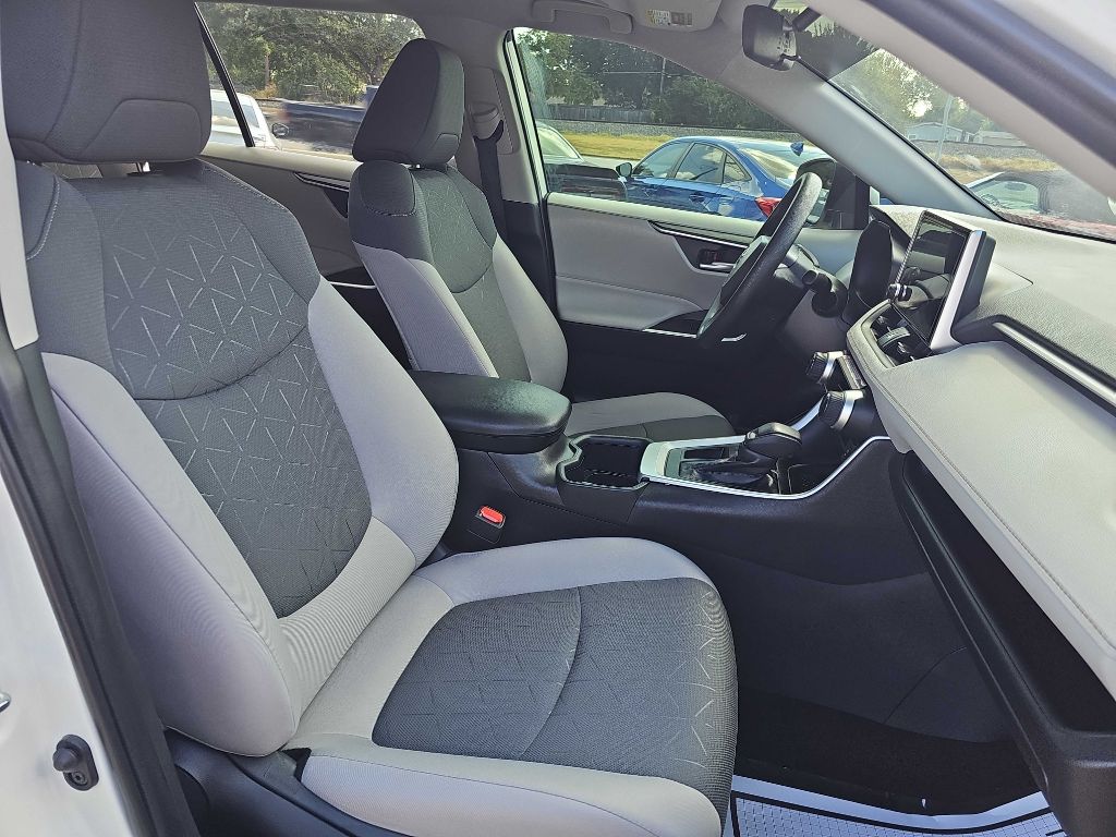 Photo 19 of this TOYOTA RAV4