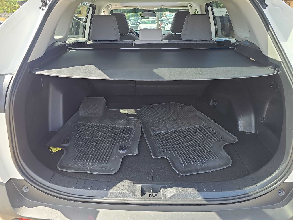 Photo 38 of this TOYOTA RAV4