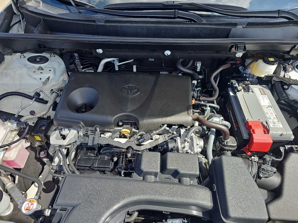 Photo 41 of this TOYOTA RAV4